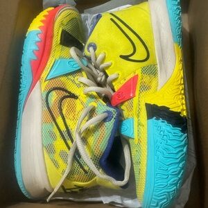 Nike Kids' Yellow Multicolor Basketball Sneakers